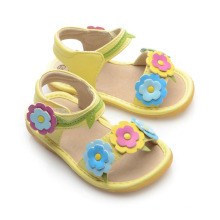 Corlorful Blumen Baby Squeaky Sandalen